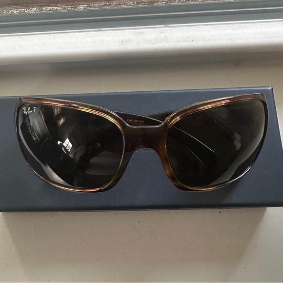 Ray Ban - RB4068 - rectangular tortoiseshell polarized - Picture 6 of 6